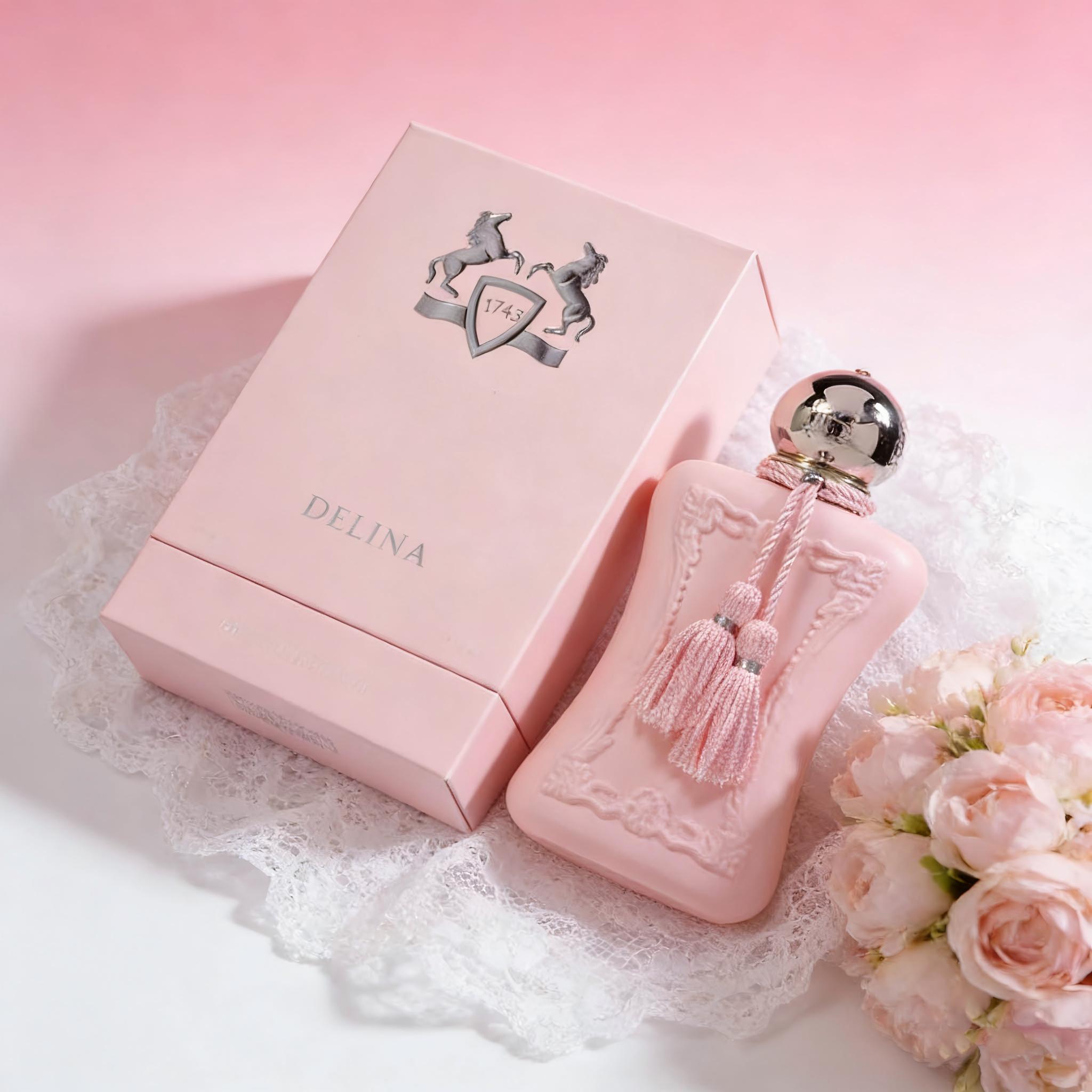 Home Bar Accessories - DELINA EDP: Elegante Botella Rosa con